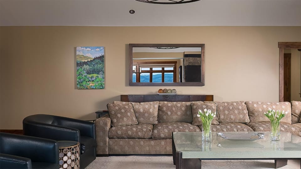 Living room, Seating area, furniture