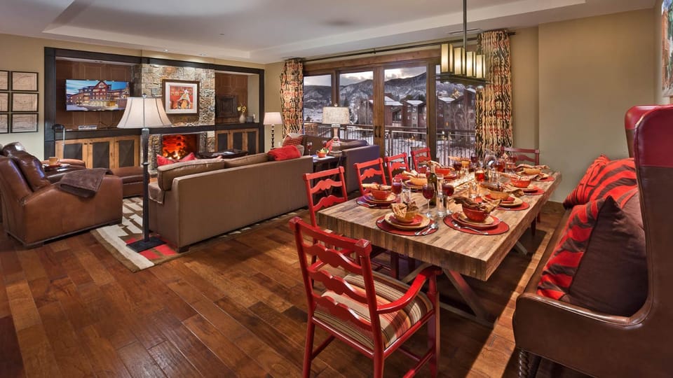 TV and multimedia, View (from property/room), Balcony/Terrace, Dining area, fireplace