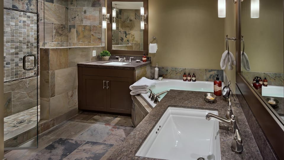 Shower, Bathroom, Bath, towels