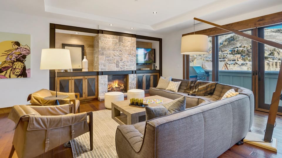 TV and multimedia, View (from property/room), Seating area, fireplace