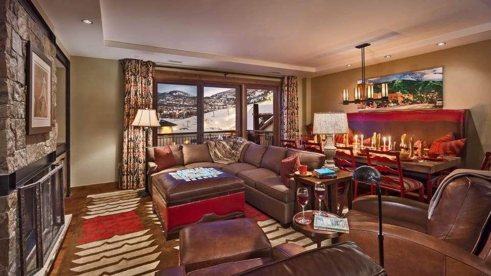 Balcony/Terrace, Living room, Dining area, fireplace, furniture