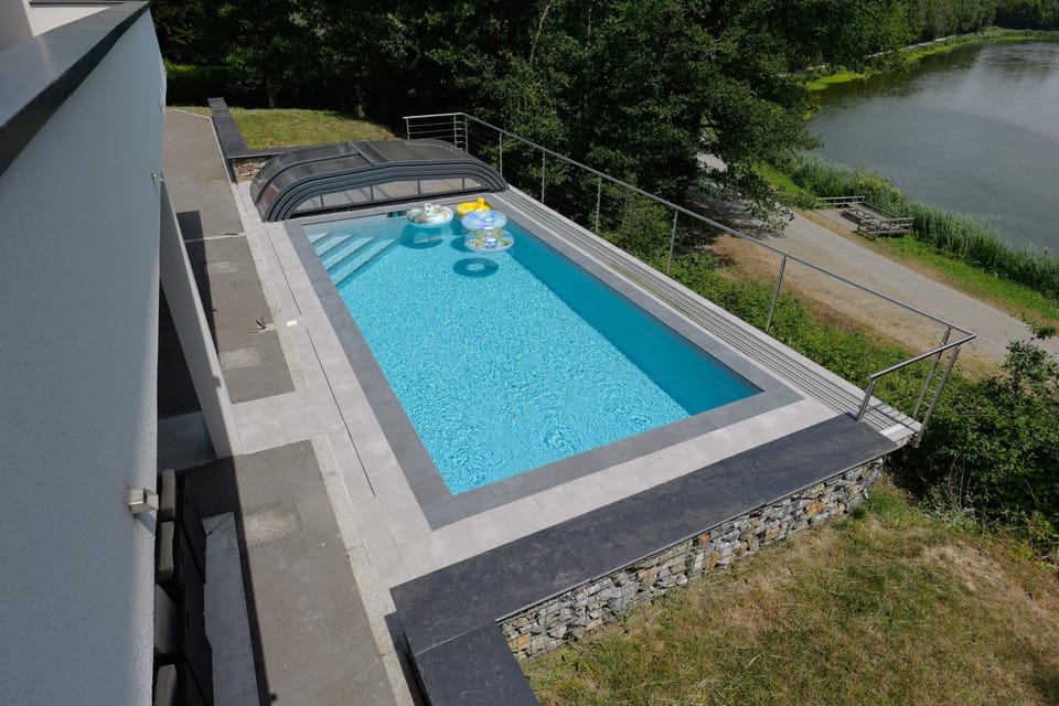 Swimming pool, Swimming pool