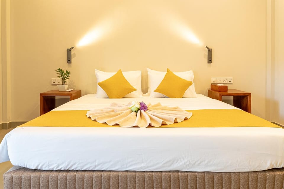 Property building, Bed, Bedroom