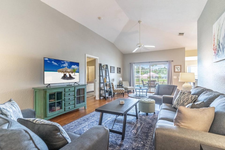 733 Reserve at Town Center House in Loughman