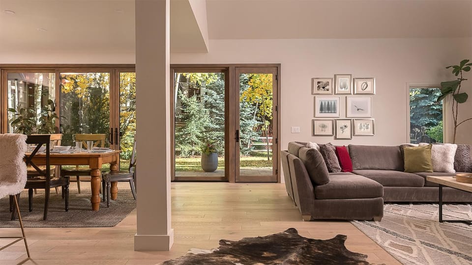Living room, Seating area, Dining area