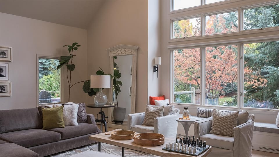 View (from property/room), Living room, Seating area