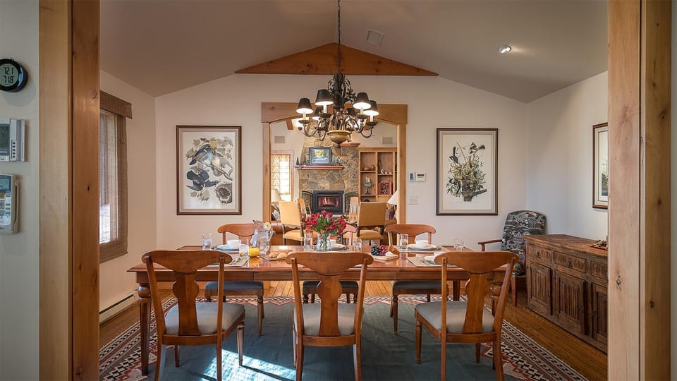Seating area, Dining area, furniture