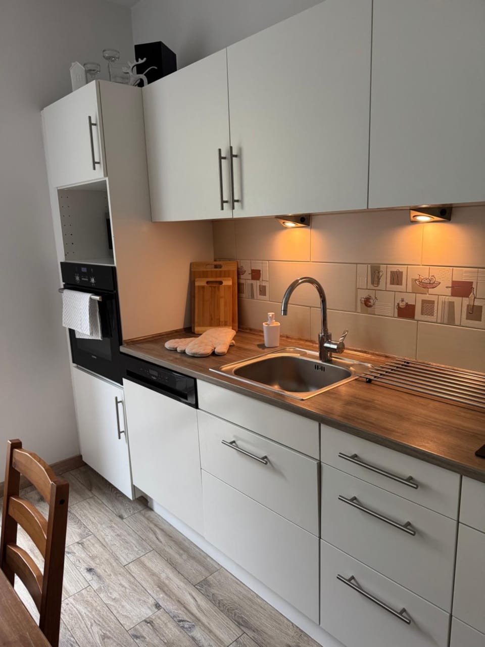 Coffee/tea facilities, Kitchen or kitchenette, dishwasher, pet friendly, stove