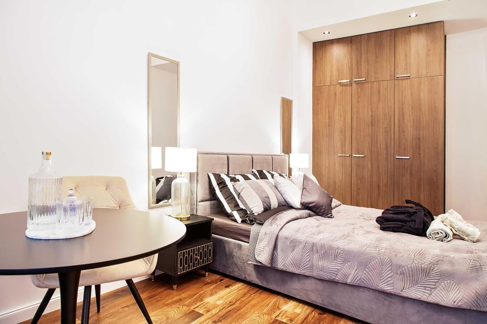 Cybulskiego 11 - Pokoje - Rooms, 24h self check-in Apartment in Wroclaw