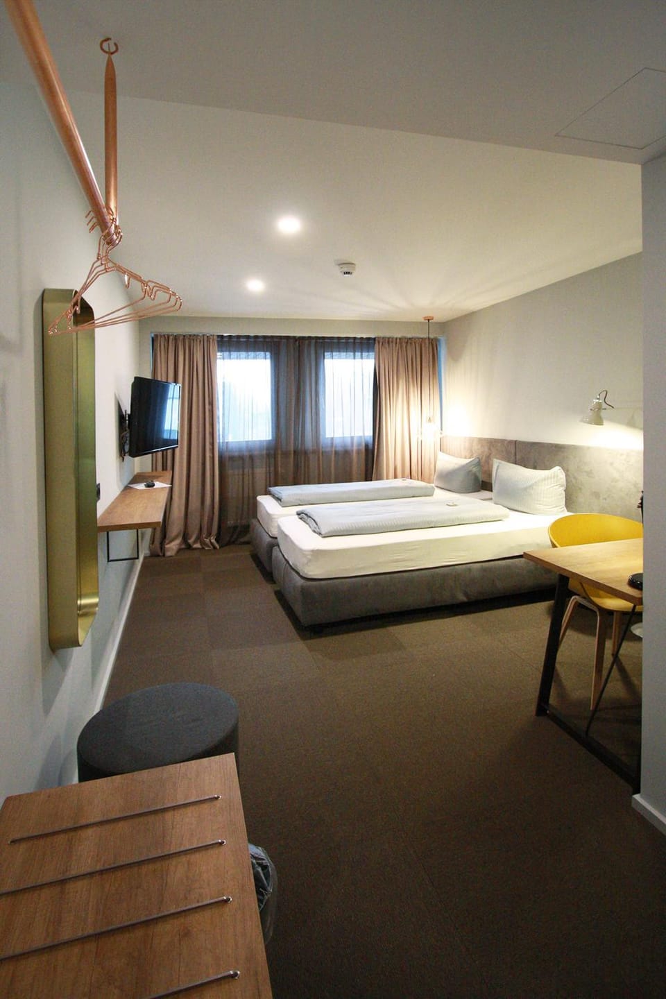 TV and multimedia, Other, Decorative detail, Seating area, Bedroom