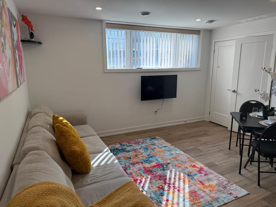 Living room, Seating area, Evening entertainment