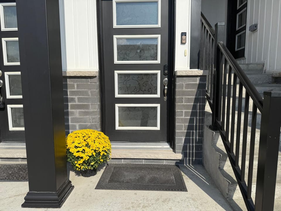 Property building, Facade/entrance, View (from property/room)