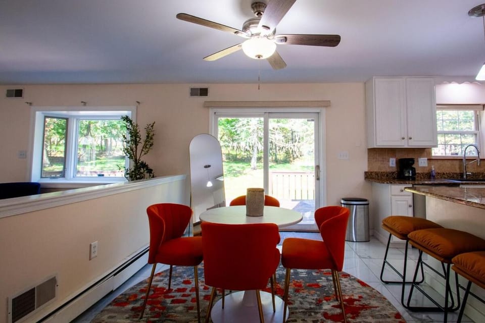 Huge Pocono Dreamhouse 4 bedrooms 12 guests House in Tunkhannock Township