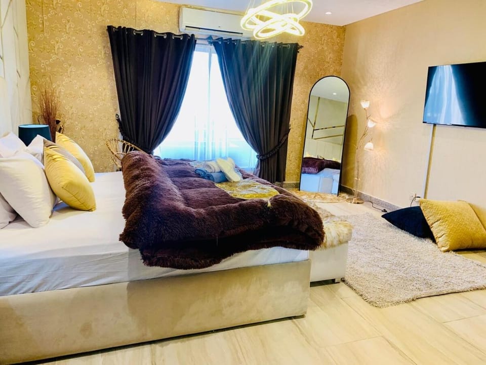 Gold Rush by 2ndHome Equipped with massage chair Apartment in Islamabad Capital Territory