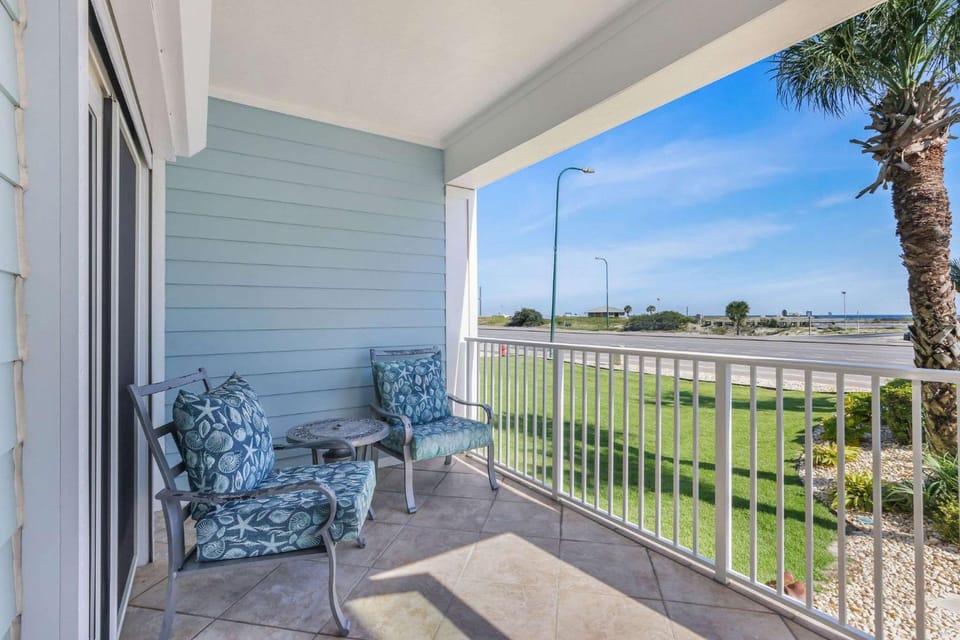 Grand Caribbean 111 Beach View Condo pool views House in Orange Beach