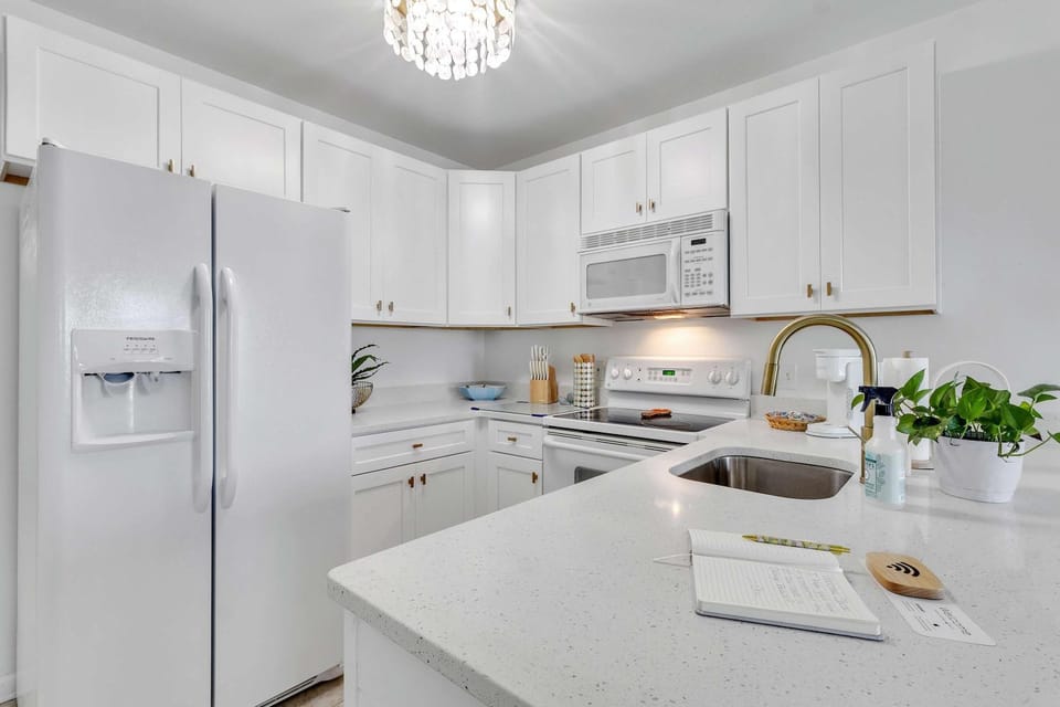 Grand Caribbean 201- One bedrooms sleeps 6 w bunks House in Orange Beach