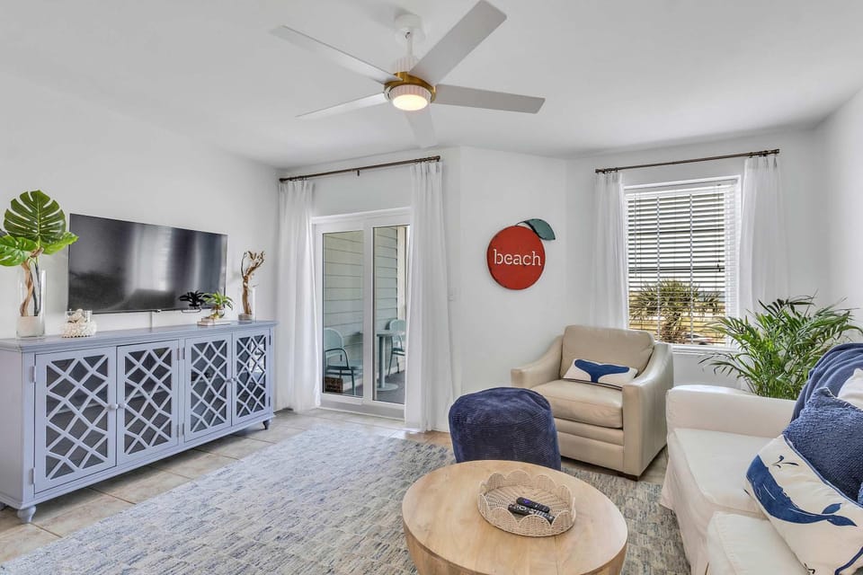 Grand Caribbean 201- One bedrooms sleeps 6 w bunks House in Orange Beach