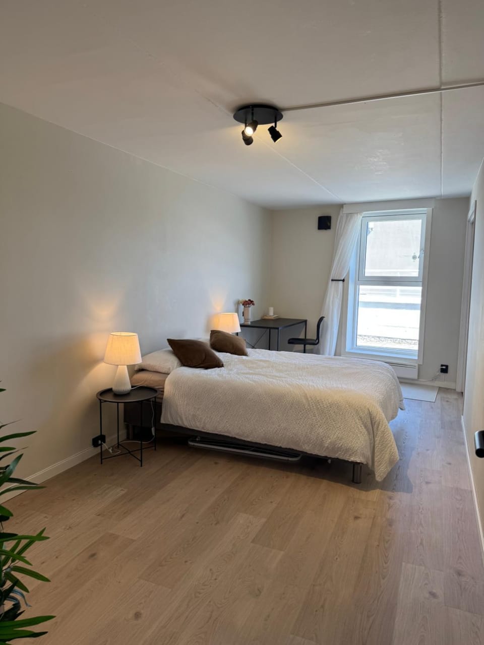 70 sqm apartment in downtown Oslo with parking and elevator 1 double bed and 1 dobbel air madress Apartment in Oslo