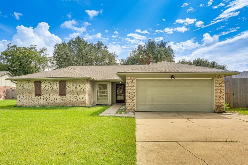 Fish, Golf, Explore: Home 3 Mi to Prien Lake Park! House in Lake Charles
