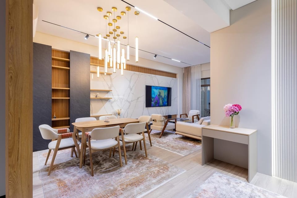 TV and multimedia, Living room, Seating area, Dining area