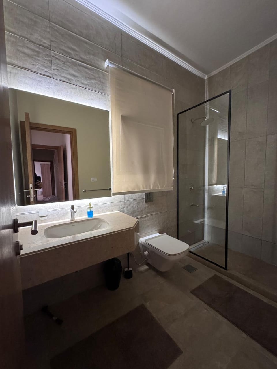 Shower, Toilet, Bathroom, towels