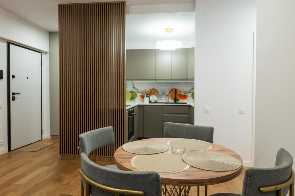 Kitchen or kitchenette, Living room, Seating area, Dining area