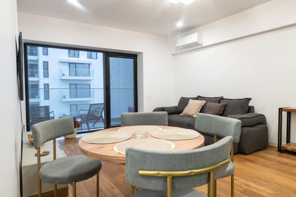 Living room, Seating area, Dining area, air conditioner