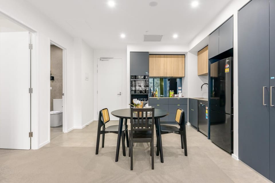Kitchen or kitchenette, Photo of the whole room, Dining area