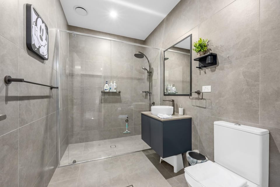 Shower, Bathroom, towels