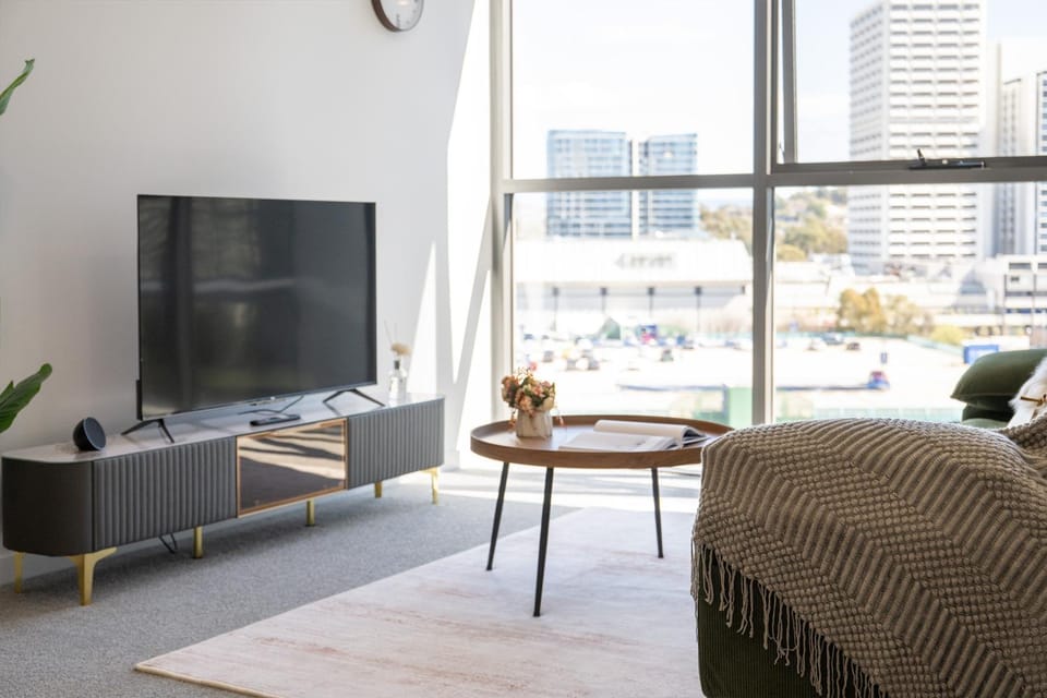 Communal lounge/ TV room, TV and multimedia, Living room, Evening entertainment