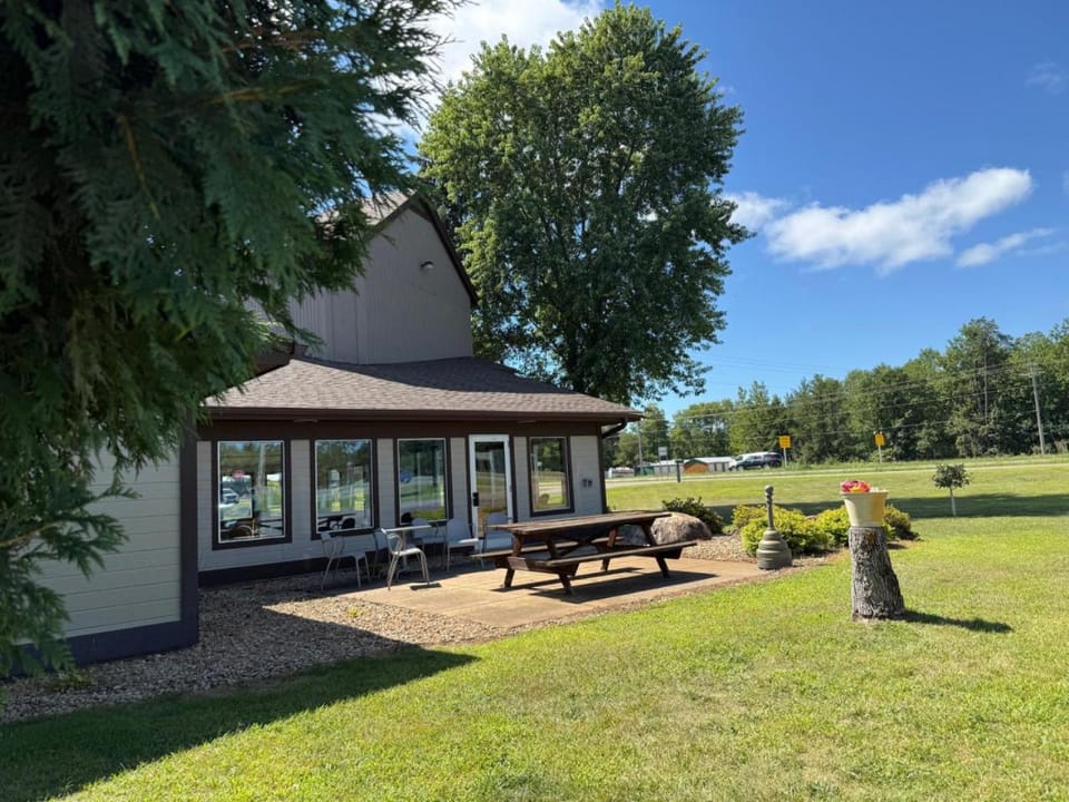 (1 Bedroom unit next to downtown Nisswa and BIR Hotel in Nisswa