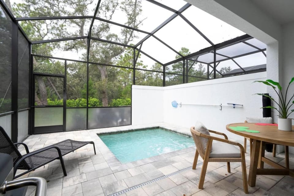 Beautiful 4-bedroom House with Splash Pool House in Four Corners