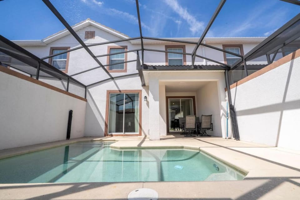 Four Bedroom Home With Pool House in Four Corners