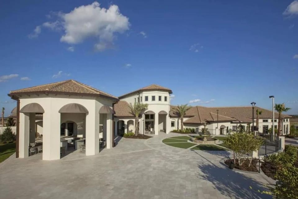 Four Bedroom Home With Pool House in Four Corners