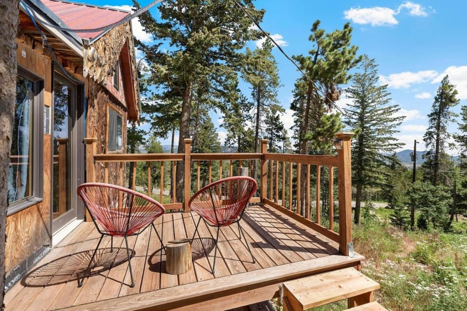 The Tyrolean Cabin. Panoramic Views. Hot Tub. Cabin in Wondervu