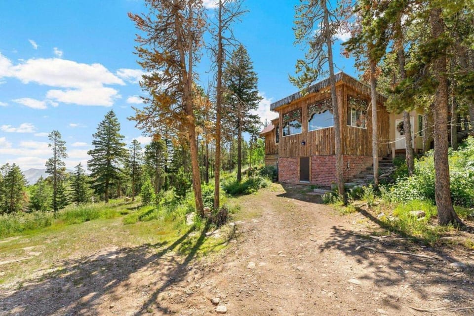 The Tyrolean Cabin. Panoramic Views. Hot Tub. Cabin in Wondervu