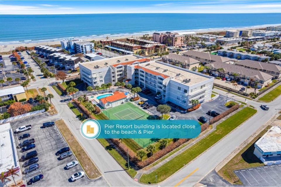 Property building, Day, Neighbourhood, Bird's eye view, Beach, Pool view, Sea view, Swimming pool, Parking