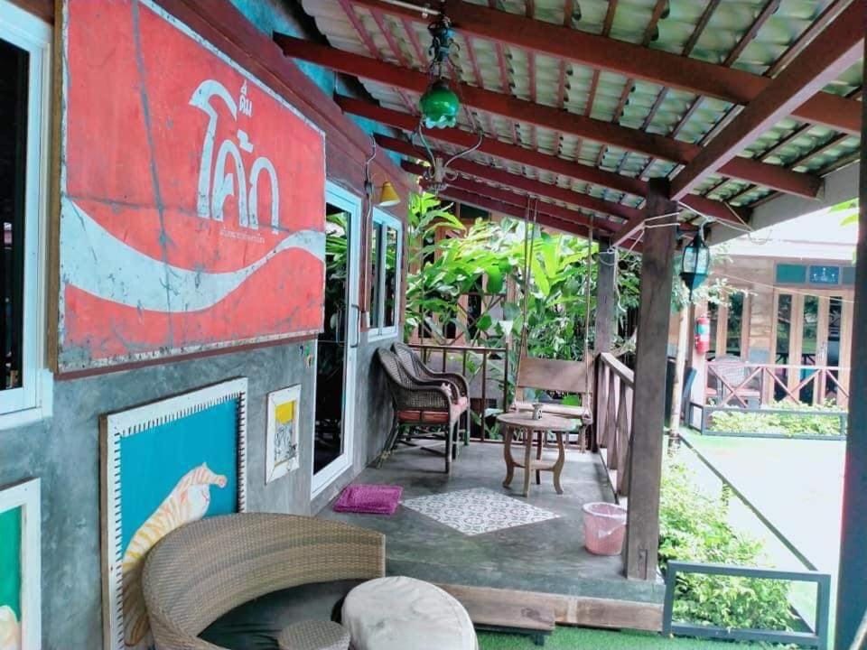 Sawasdeepai River Resort Bed and Breakfast in Thailand