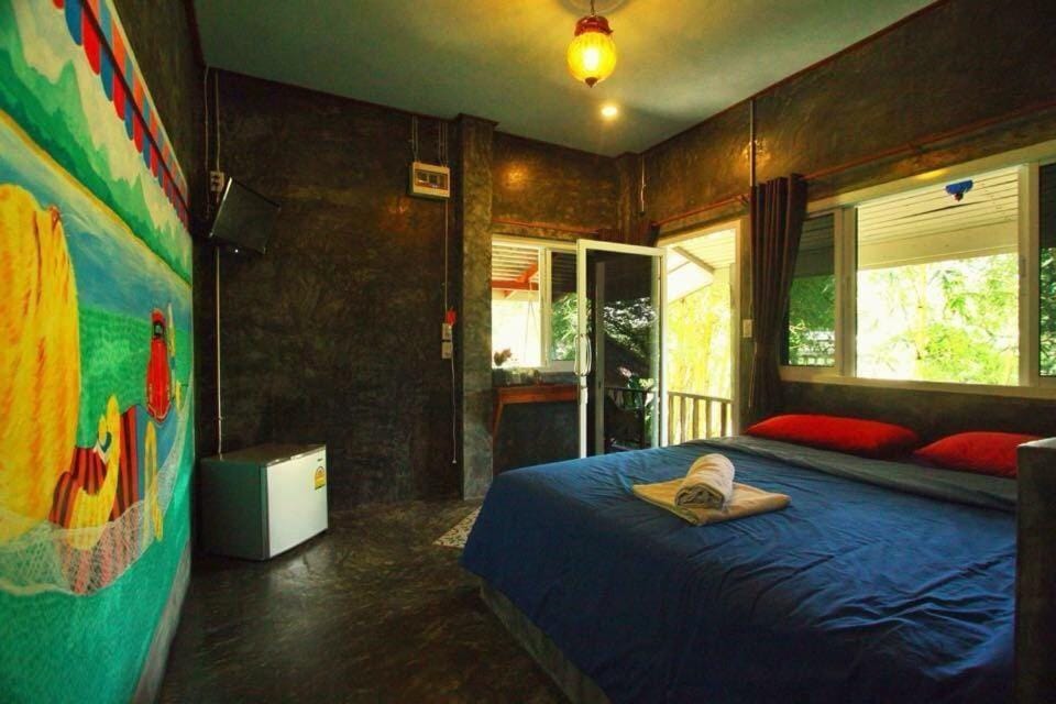 Sawasdeepai River Resort Bed and Breakfast in Thailand