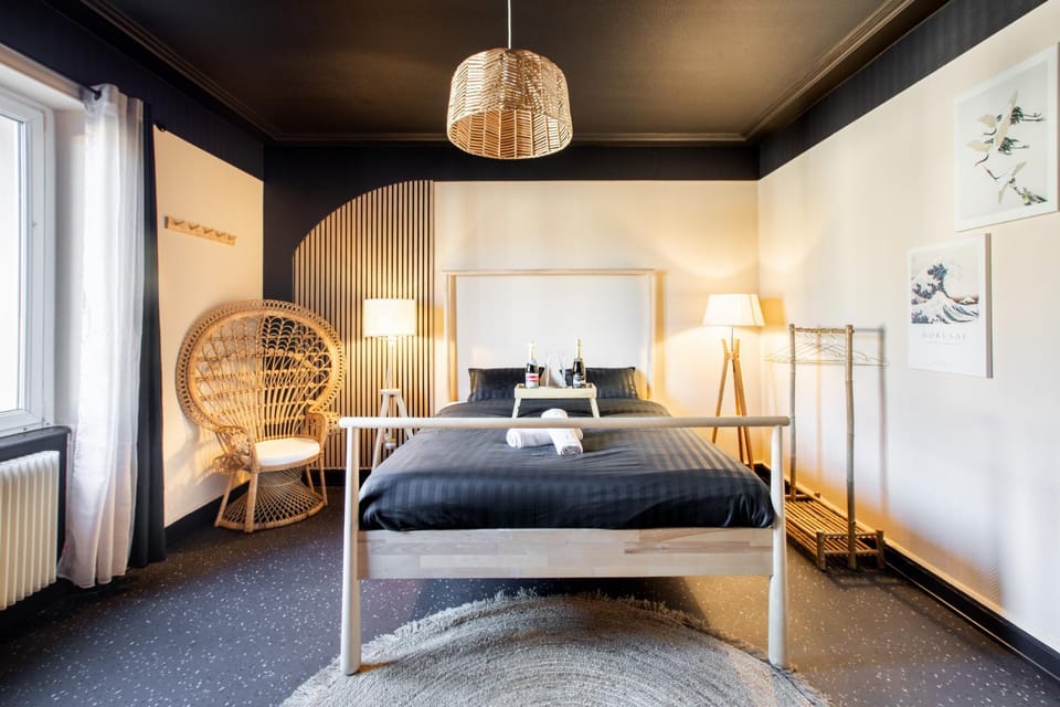 Bed, Photo of the whole room, Bedroom