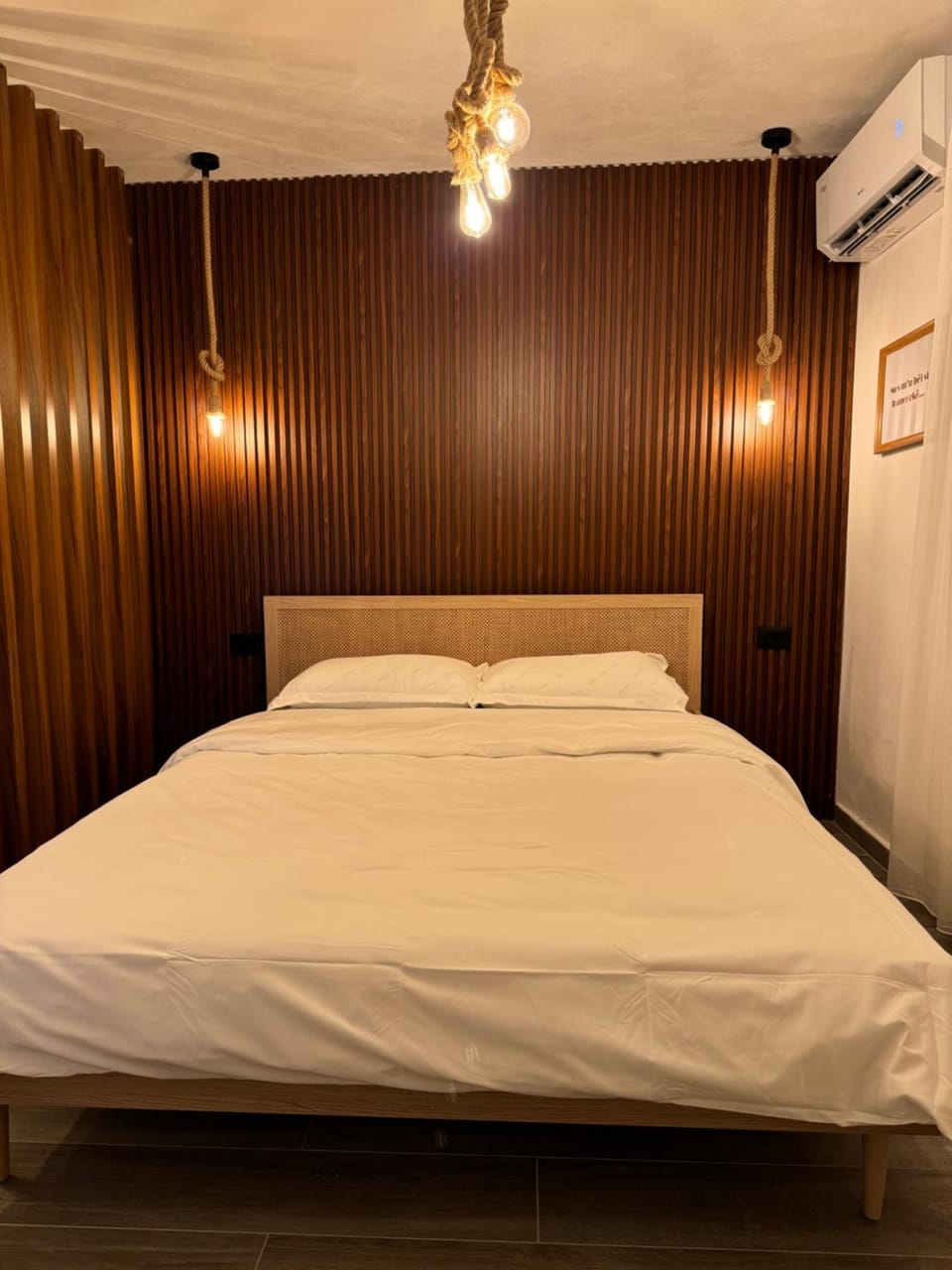 Bedroom, air conditioner