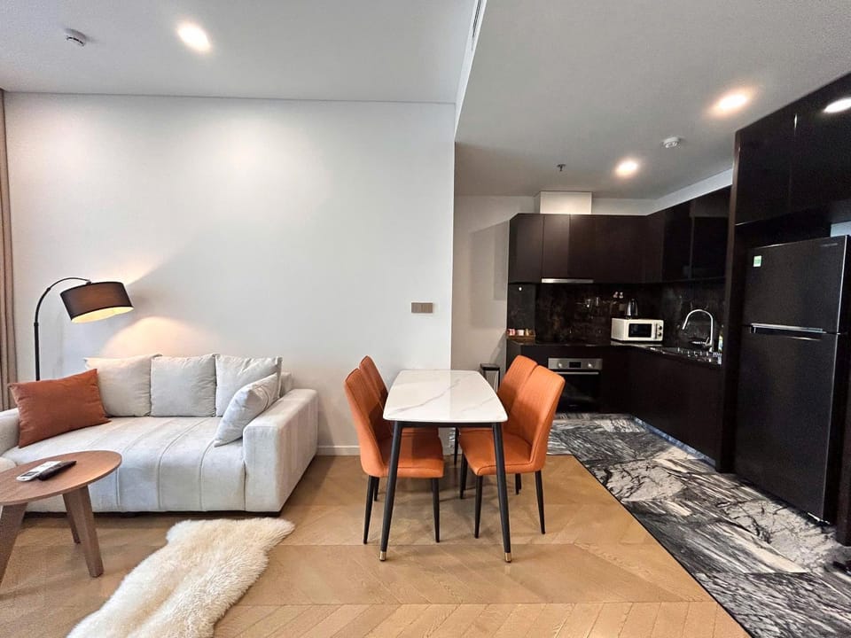 Kitchen or kitchenette, Living room, Seating area, oven, stove