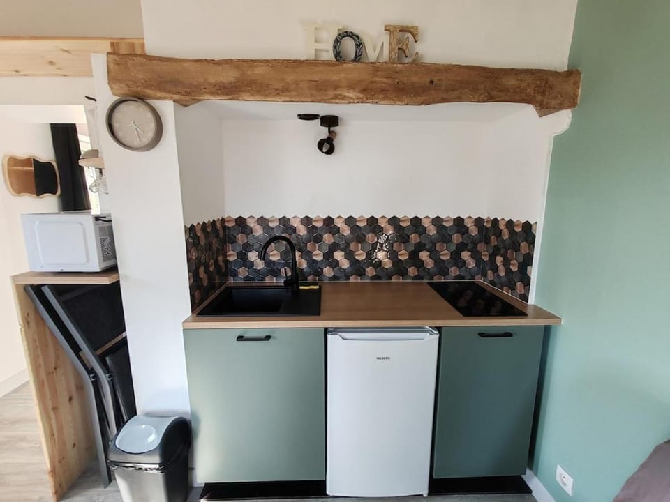 Kitchen or kitchenette, stove
