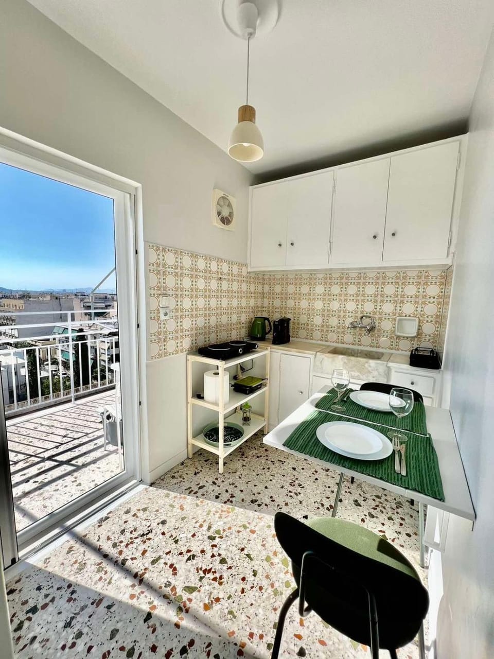 Athens sky & Acropolis view rooftop apartment! Apartment in Kallithea