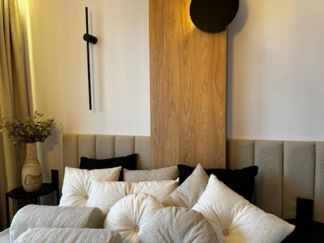 Family & Business Apartments PREMIUM No1 - 1 Bedroom with Private Jacuzzi, Balcony, Parking Apartment in Warsaw