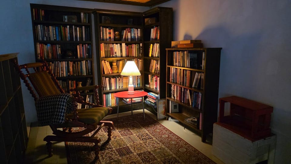 Library, Seating area