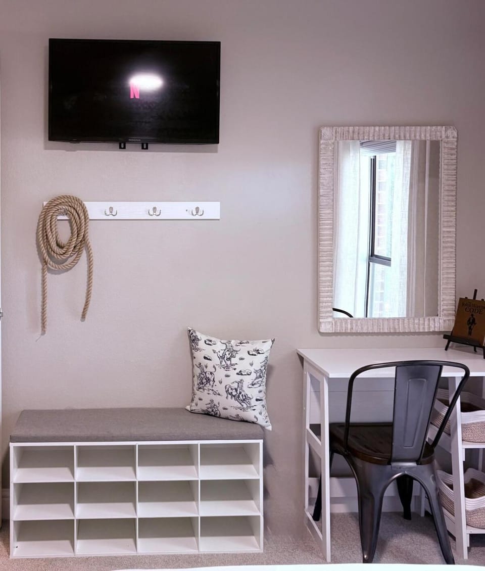Hearth and Haven Retreats - McKinney House in McKinney