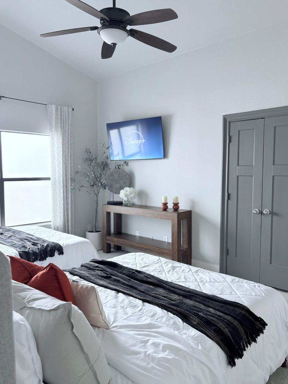 Hearth and Haven Retreats - McKinney House in McKinney