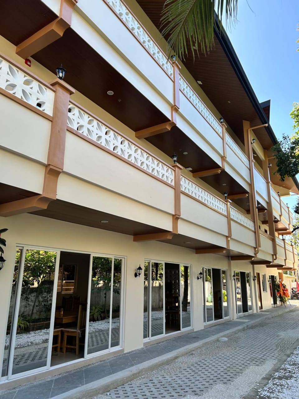 Property building, Breakfast