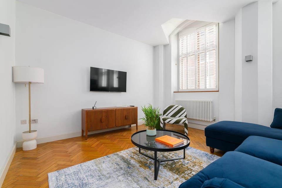 Communal lounge/ TV room, TV and multimedia, Seating area, Evening entertainment